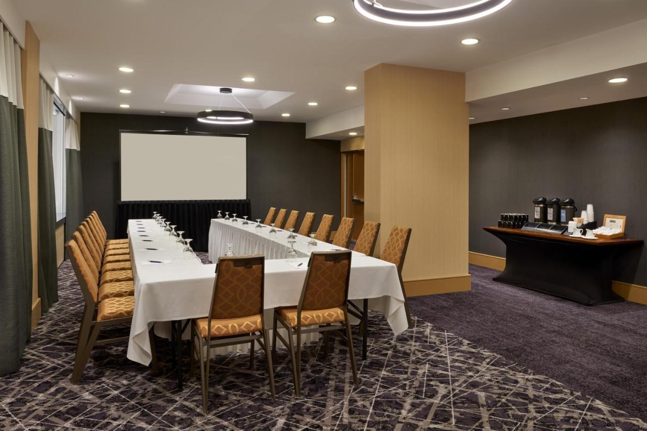 Sheraton Ottawa Hotel Exterior photo