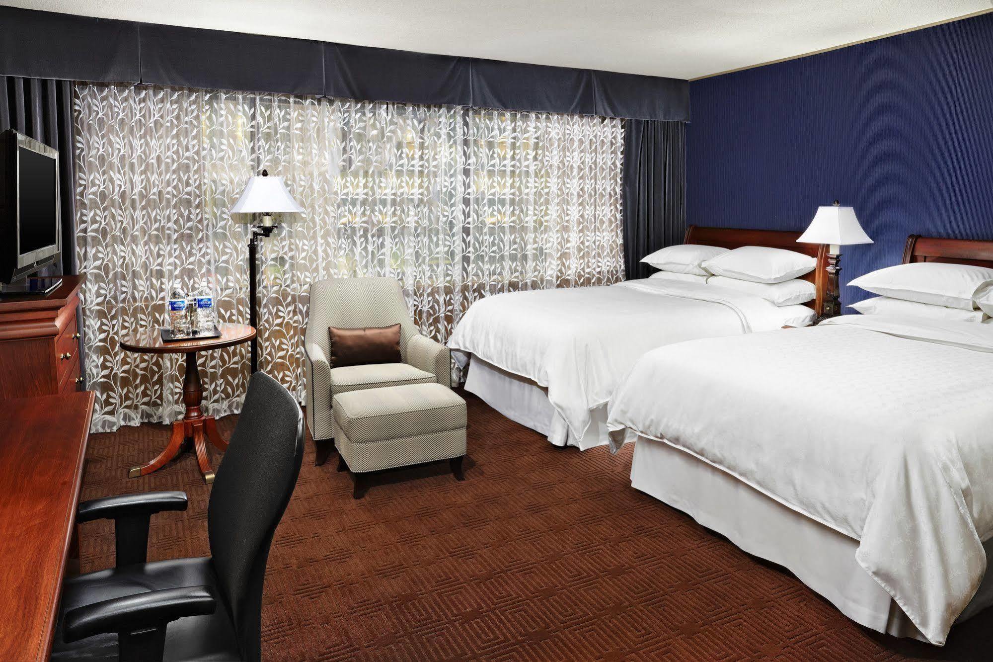 Sheraton Ottawa Hotel Room photo