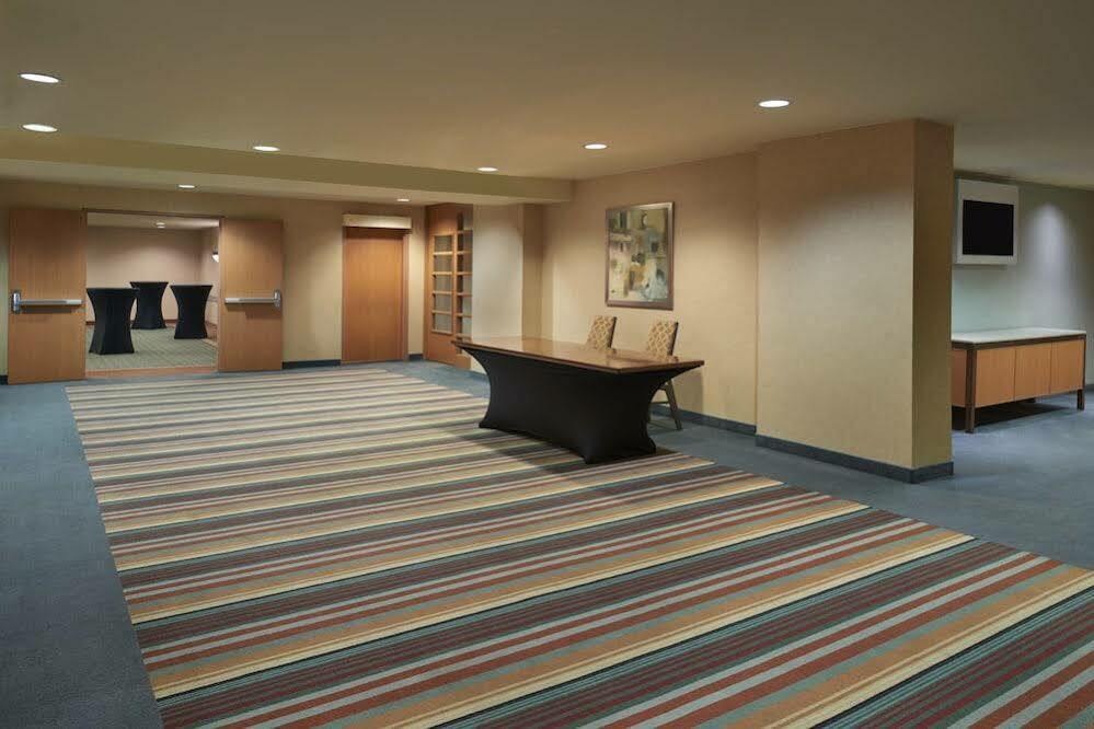 Sheraton Ottawa Hotel Exterior photo